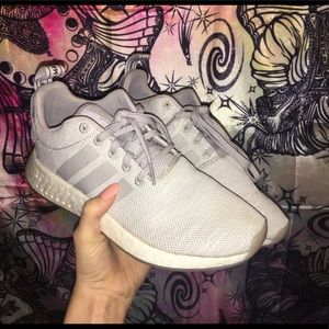 Women’s Adidas NMD R2 Shoes